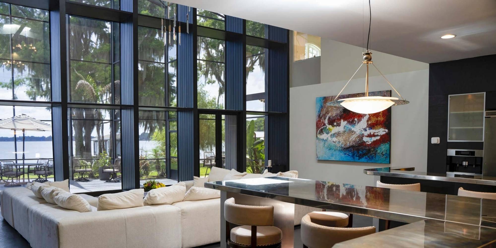 Living Room / Common Area - Luxoria Recovery