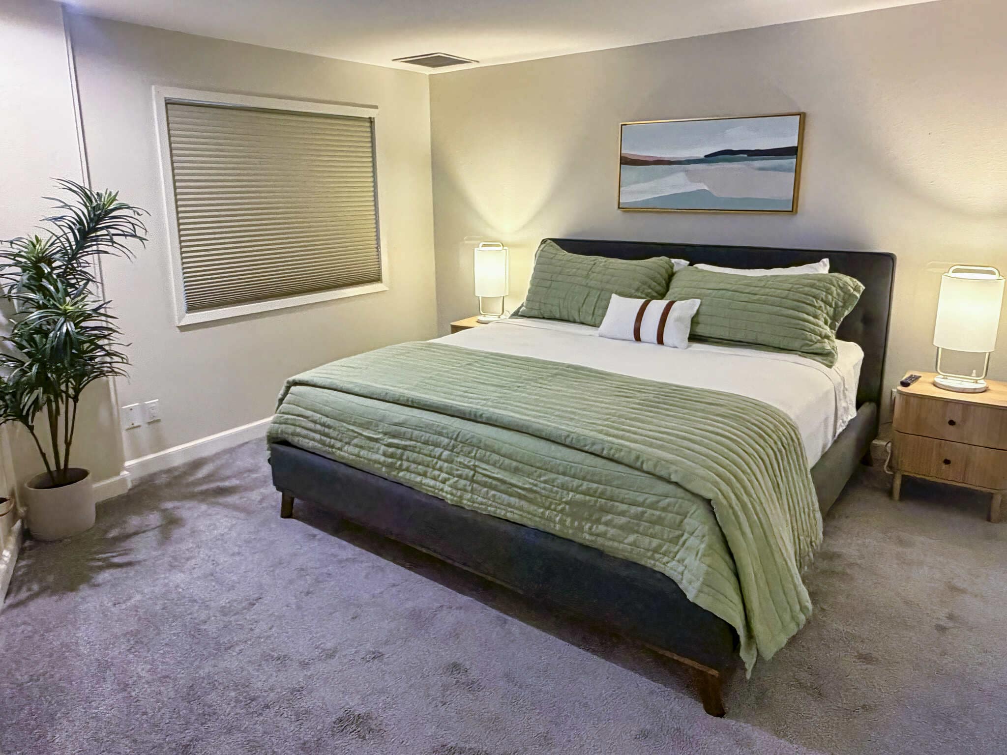 Main Bedroom with a large bed - Luxoria Recovery