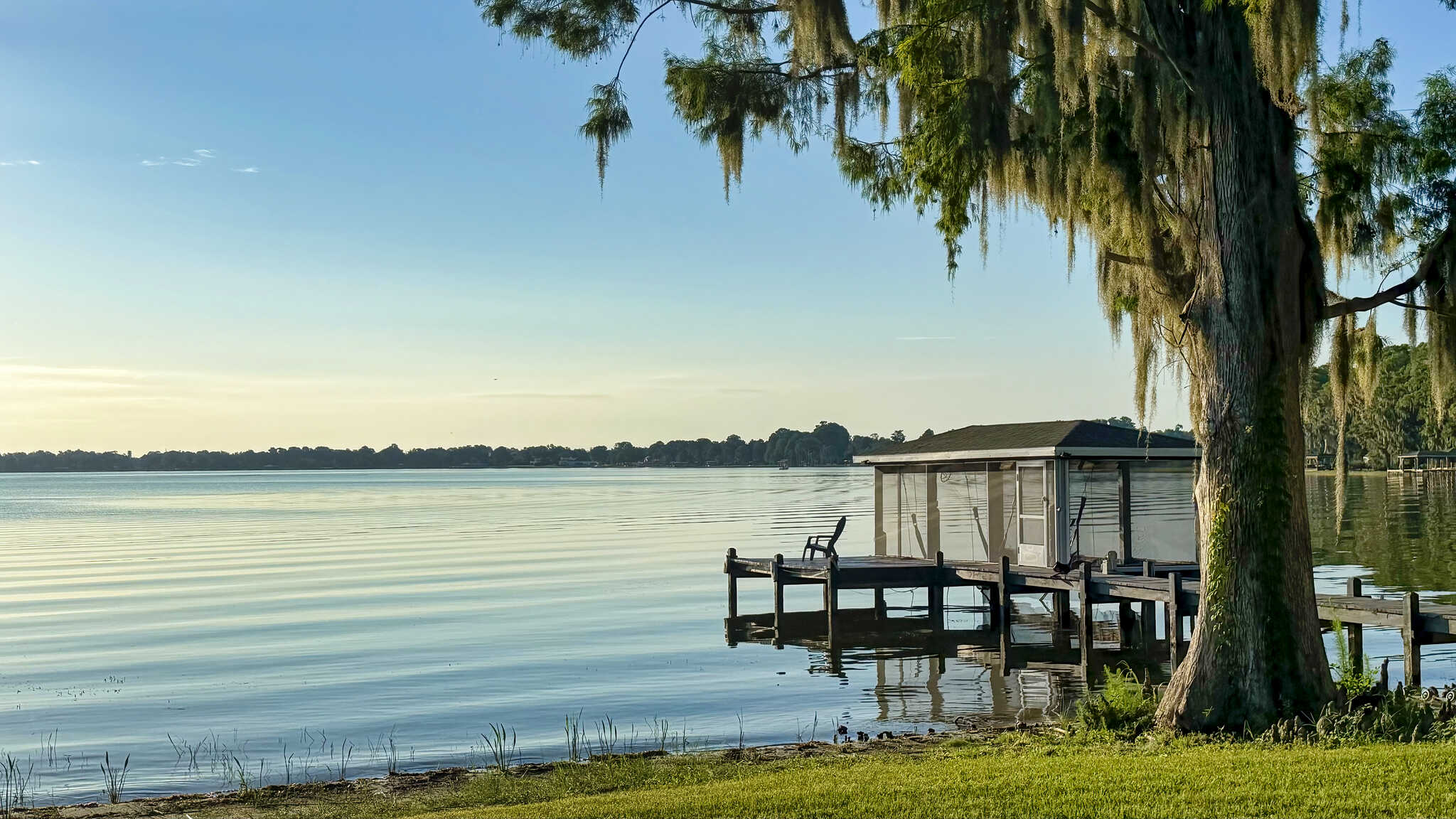 Dock and Lake View - Luxoria Recovery
