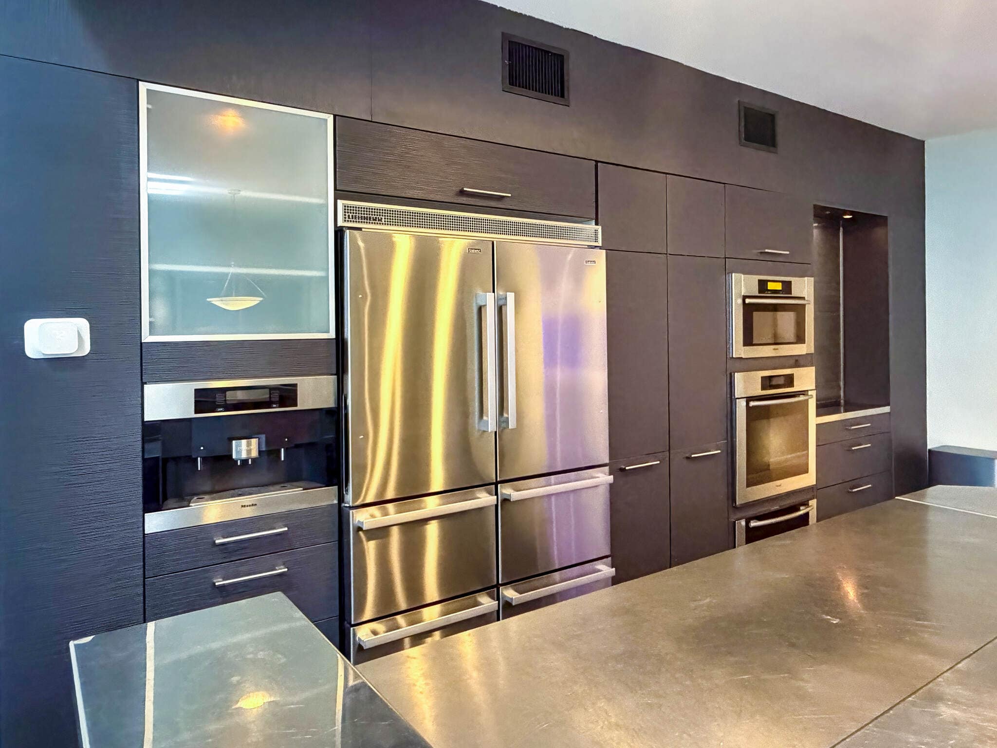 Kitchen Area - Luxoria Recovery
