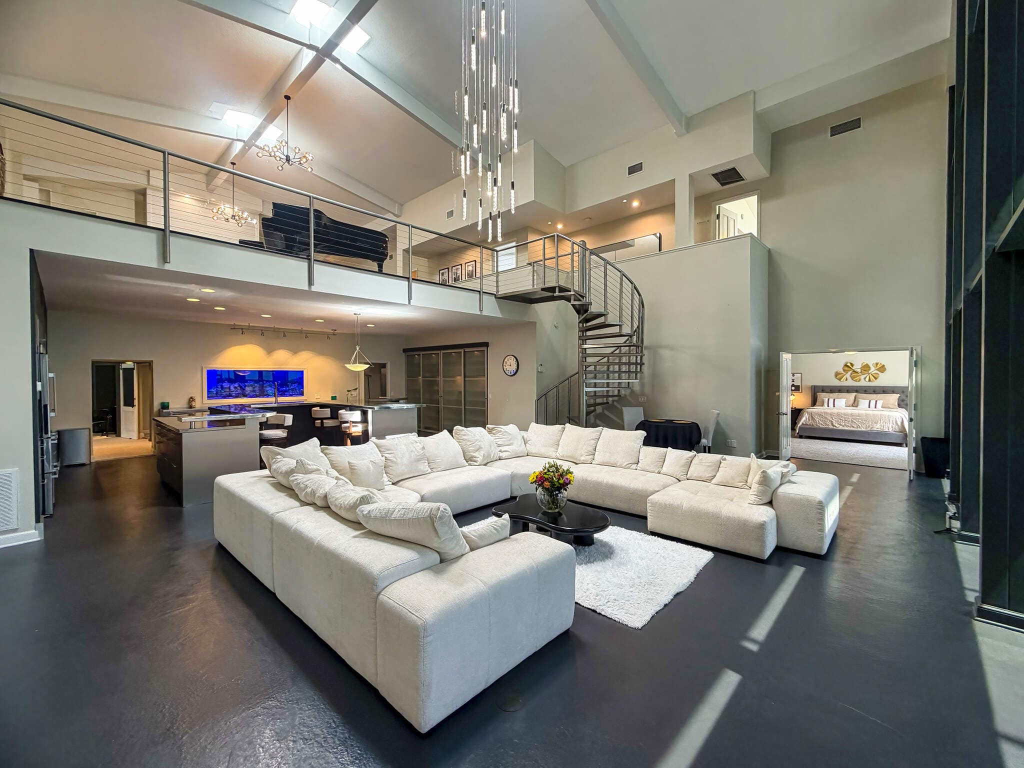 Living Room / Common Area - Luxoria Recovery