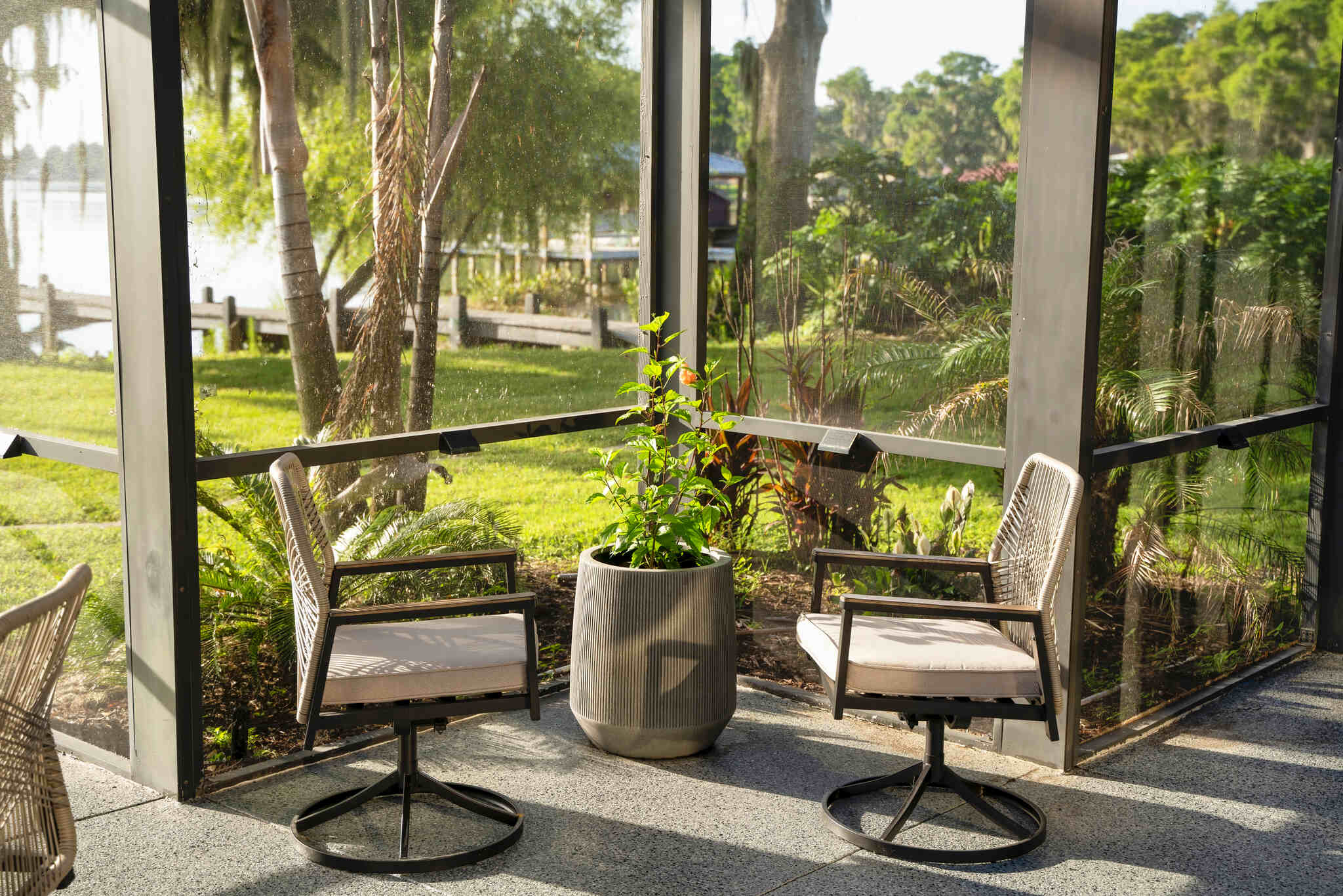 Screened in Lanai in the pool area - Luxoria Recovery