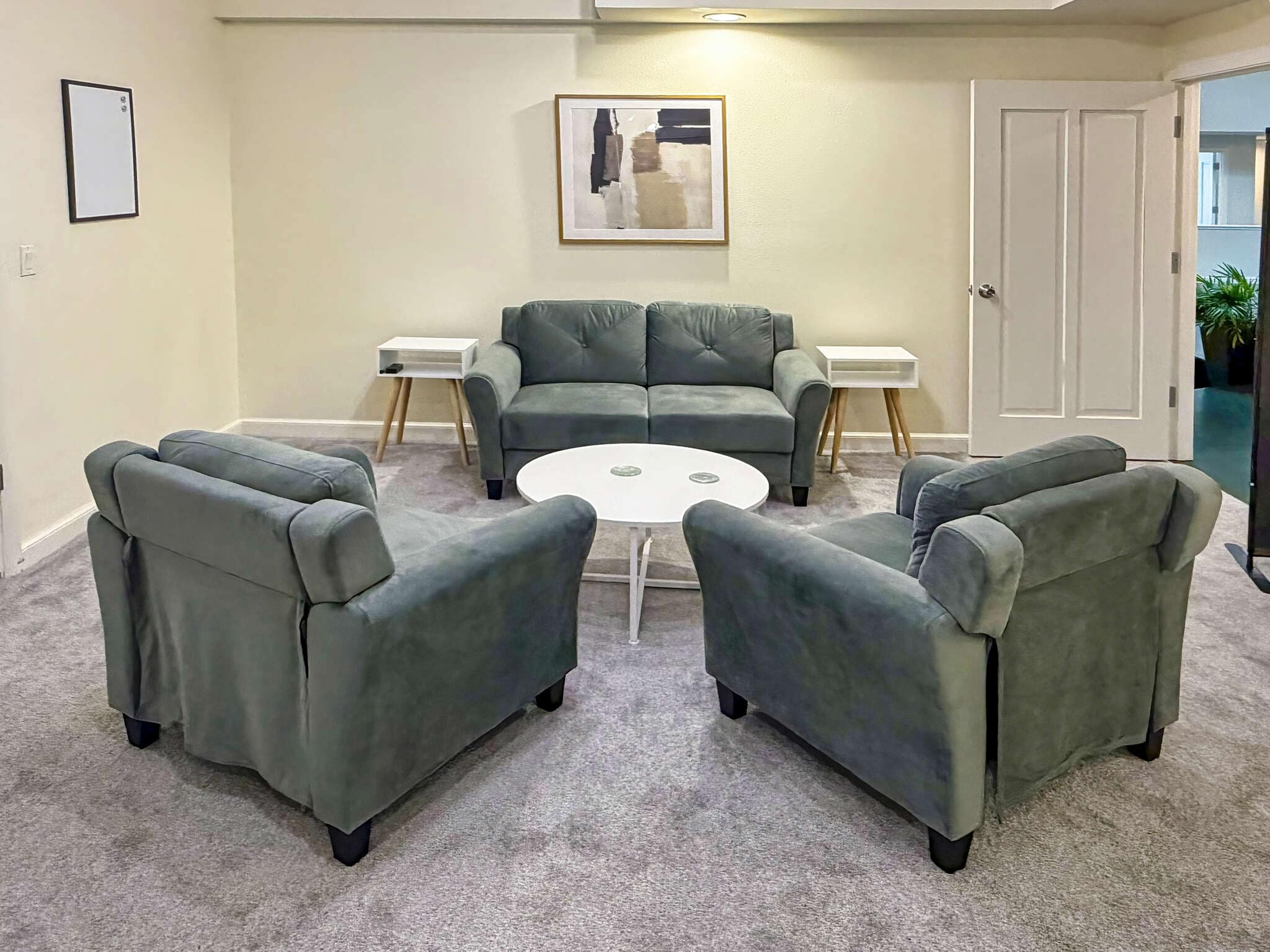 Sitting Room / Consult Room - Luxoria Recovery