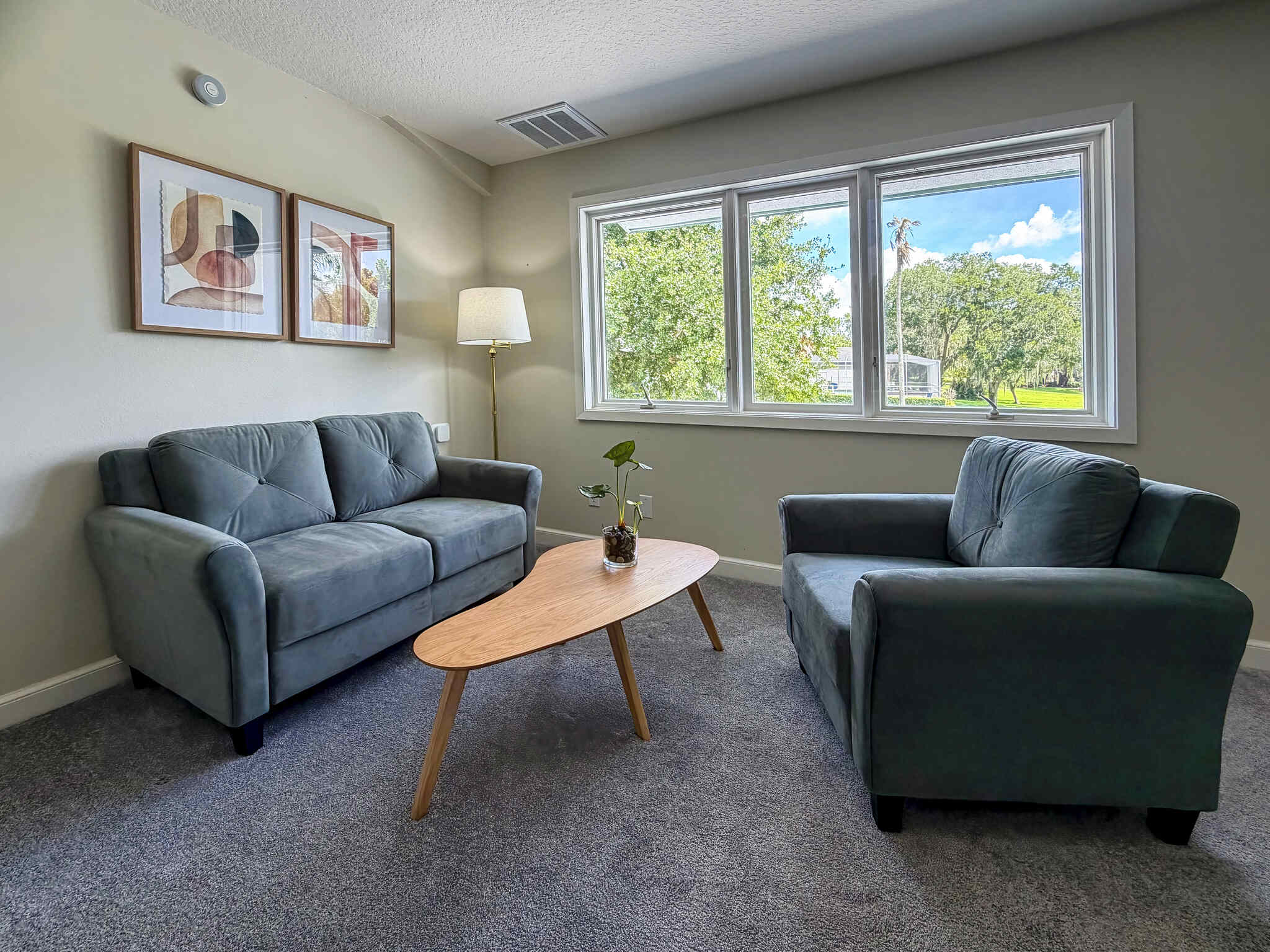 Sitting / Conference Room - Luxoria Recovery